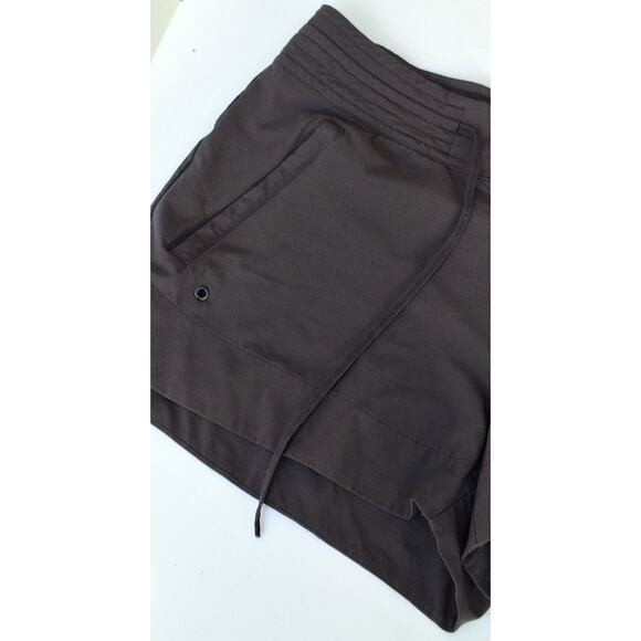 ATHLETA Trekkie Outdoor Utility Hiking Short BLACK 305514 Size 8 Zip Pockets - Picture 5 of 11